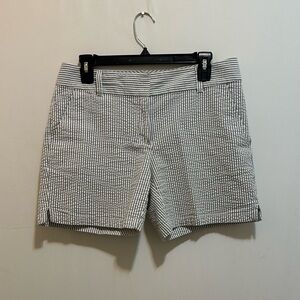 LOFT Gray and White Bermudas Classic Preppy Style Size 4 - NWOT